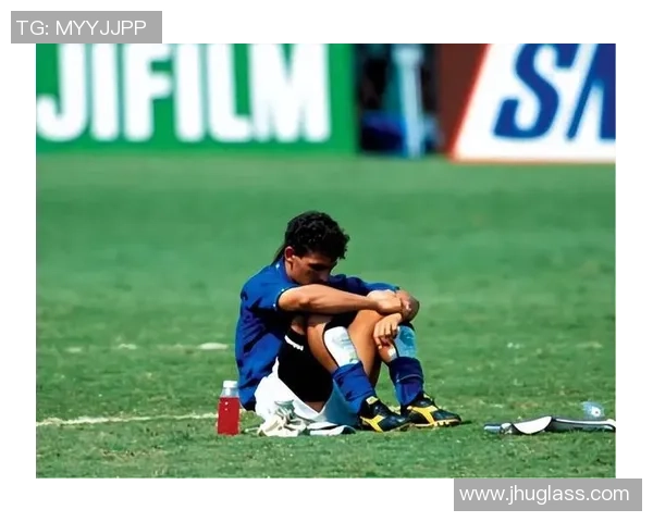 光头球星的传奇人生与足球场上的辉煌瞬间 光头球星的传奇人生与足球场上的辉煌瞬间