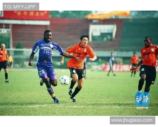 从贫困到辉煌足球明星的奋斗历程与励志故事图片集 从贫困到辉煌足球明星的奋斗历程与励志故事图片集