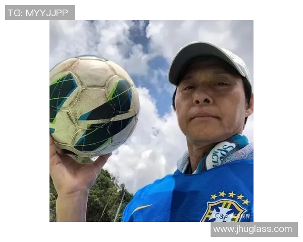 内地与香港足球明星的璀璨星途与传奇故事探秘 内地与香港足球明星的璀璨星途与传奇故事探秘