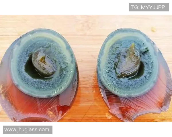 皮蛋足球：一场融合美食与运动的奇妙对决，探索味蕾与激情的碰撞之旅