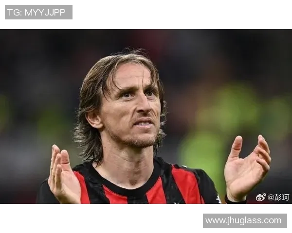 豪门足球风云中的传奇巨星莫德里奇的辉煌历程与不屈精神